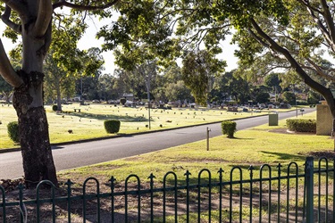 Beenleigh_cemetery_2.jpeg