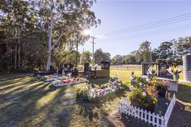Chambers_Flat_cemetery_2.jpeg