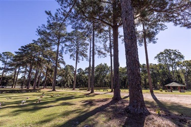 Logan_village_cemetery_2.jpeg