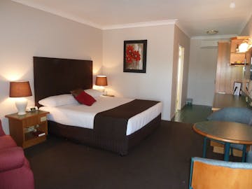 Room at Puffers Inn Logan Motel