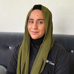 Marsden State High School student Fatemeh Faili is urging eligible
young City of Logan residents to apply for membership of the Logan Youth
Action Group