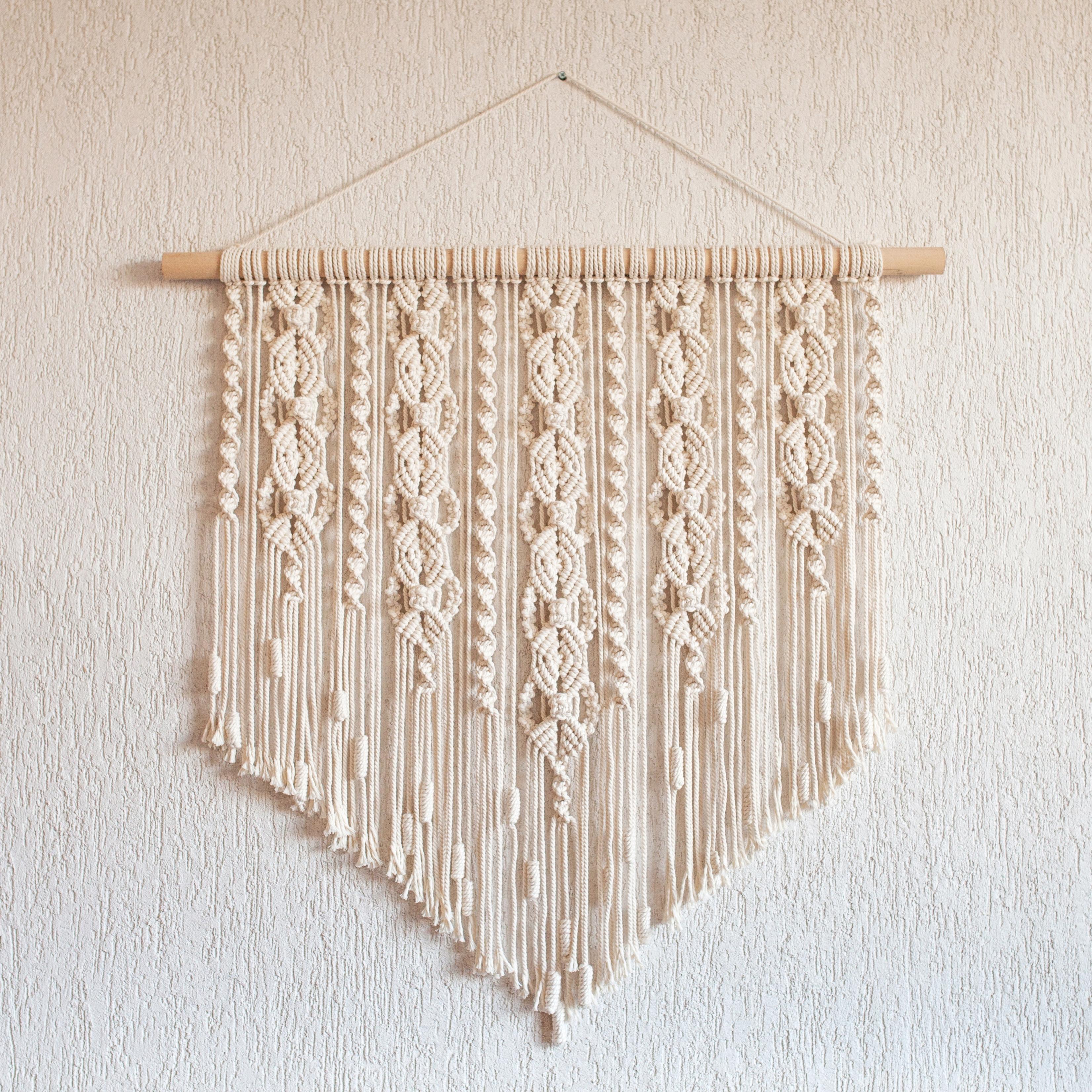 Making macrame