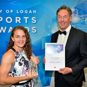 Mayor Darren Power with the 2022 City of Logan Sportsperson of the Year Kim Townsend.